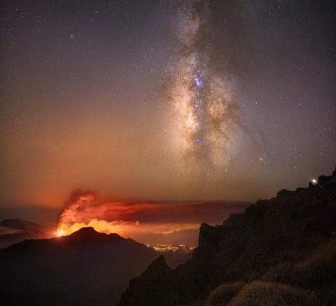 Vulkan und Milchstraße - Naturereignisse