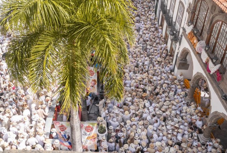 Viele Indianos - Plaza Espana