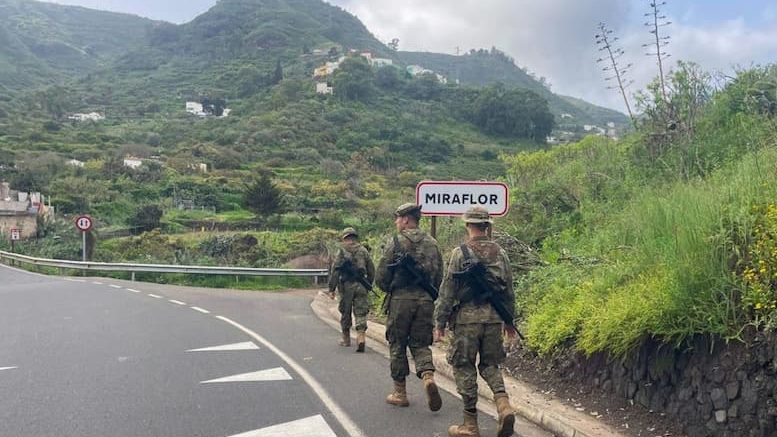 Soldaten vom Militär auf La Palmas Straßen