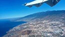 Anflug auf La Laguna auf Teneriffa/ Kanarisches Gesundheitssystem Rentner