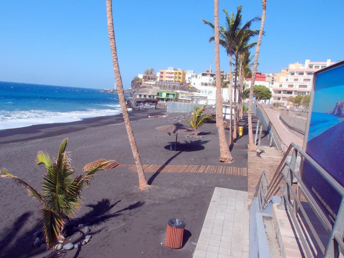 Strandpromenade von Puerto Naos/ CO2