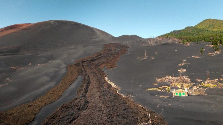 Wenn der Vorgarten plötzlich zum Asche-Gebirge wird – Eindrücke aus dem Aschemeer der Cumbre Vieja.