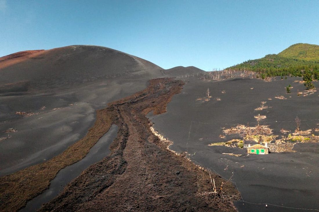 Wenn der Vorgarten plötzlich zum Asche-Gebirge wird – Eindrücke aus dem Aschemeer der Cumbre Vieja.