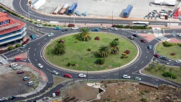 kreisverkehr-in-santa-cruz-auf-der-kanareninsel-la-palma/ Zukunftsmodell La Palma Tourismus Wirtschaft