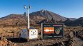 Seismische Messgeräte vor dem Vulkan Teide auf Teneriffa